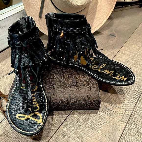 Sam Edelman Western Fringe stud sandals! - Picture 1 of 13